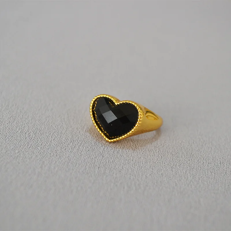 

Amaiyllis 18K Gold Minimalist Black Faceted Love Heart Zircon Ring Personalized Index Finger Ring For Lovers Jewelry