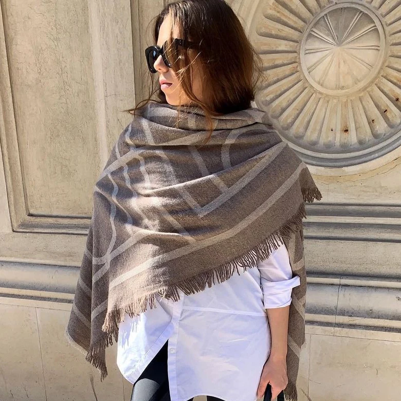 

Pirate Hippie Geometric Tassel Trim Scarf Woman Winter Scarves Keep Warm Casual Vintage Cozy Wraps Outdoor Female Large Shawls