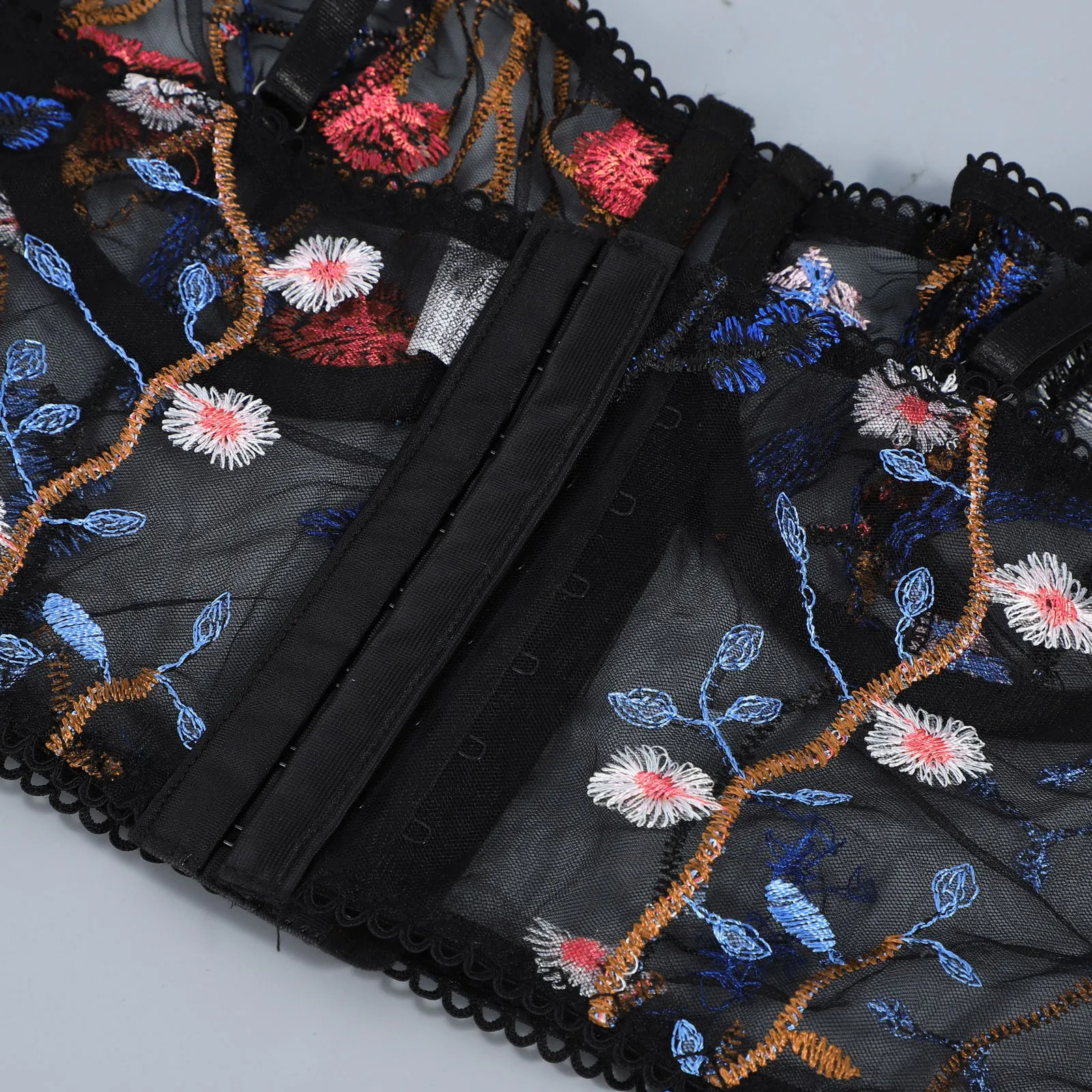 

Sexy Underwear Women Set Embroidery Mesh Perspective Sexy Lingerie Ladies Fashion Lace Floral Bra Thong Garter Belt Lingerie Set