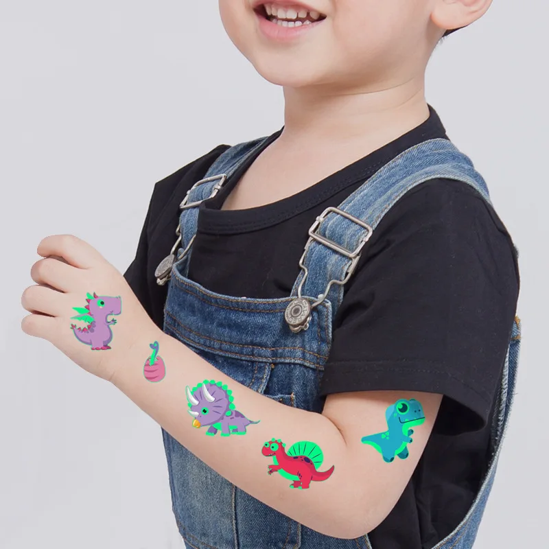 Pegatinas de tatuajes de dinosaurios para ni&ntilde;os, tatuajes luminosos impermeables de dibujos animados, arte de cuerpo falso brillante, regalo decorativo a prueba de sudor-1