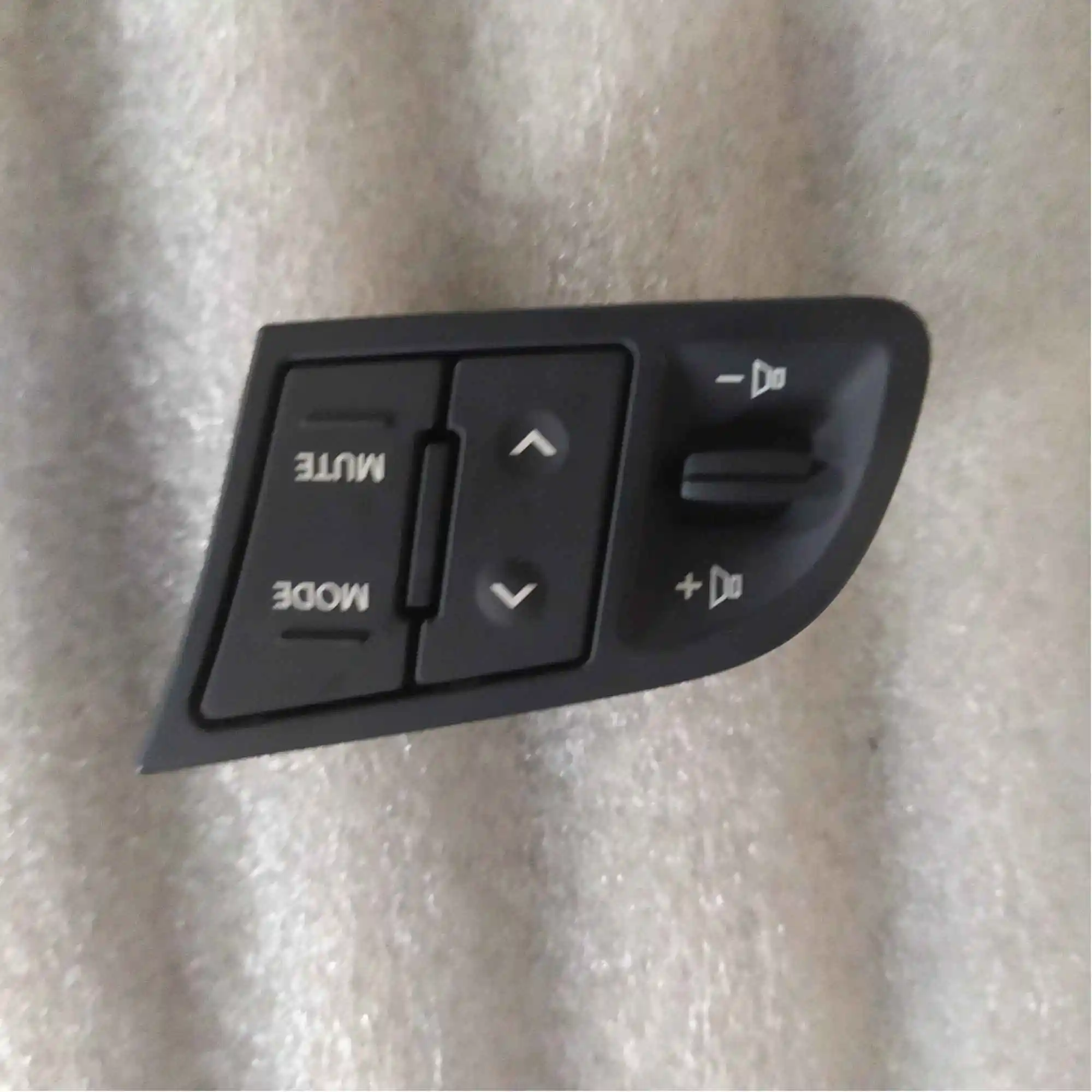 Кнопка управления громкостью на руль для KIA FORTE CERATO SHUMA 2008 KOUP 967002K000 | Автомобили и