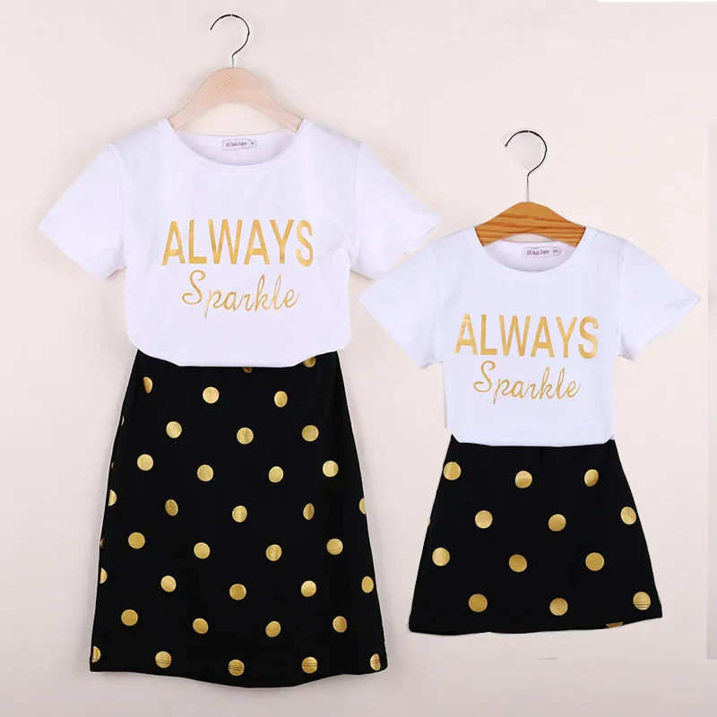 Брендовые одинаковые комплекты для семьи платья в горошек мамы и дочки футболка