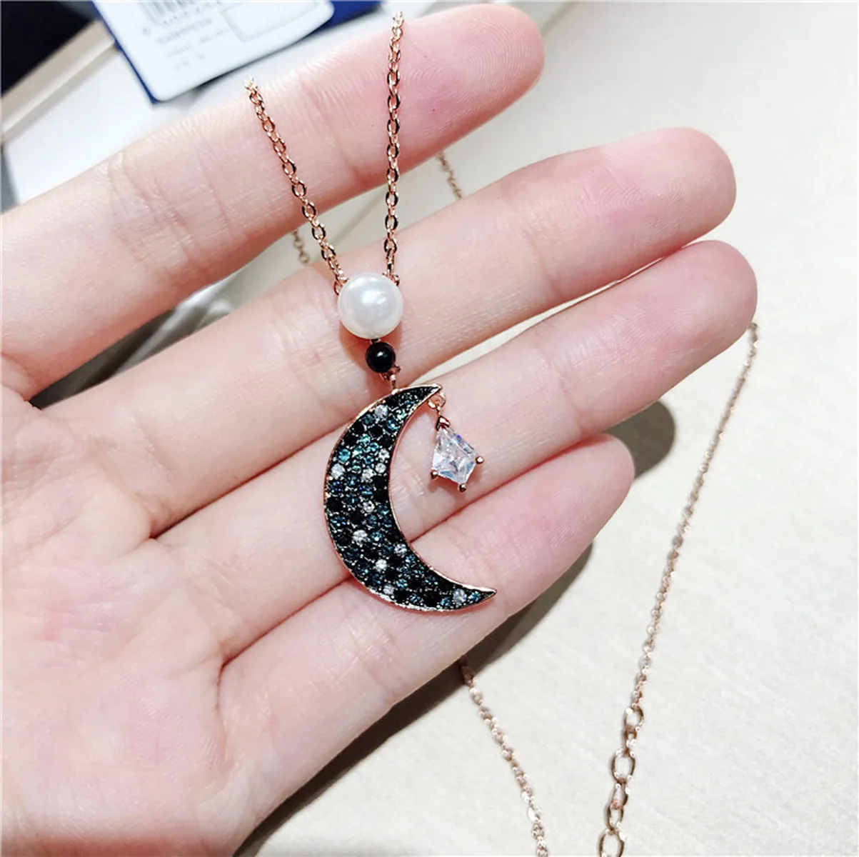 

SHLUOYI high quality SWA star moon Gold Pendant women's Necklace Charm Fashion Jewelry