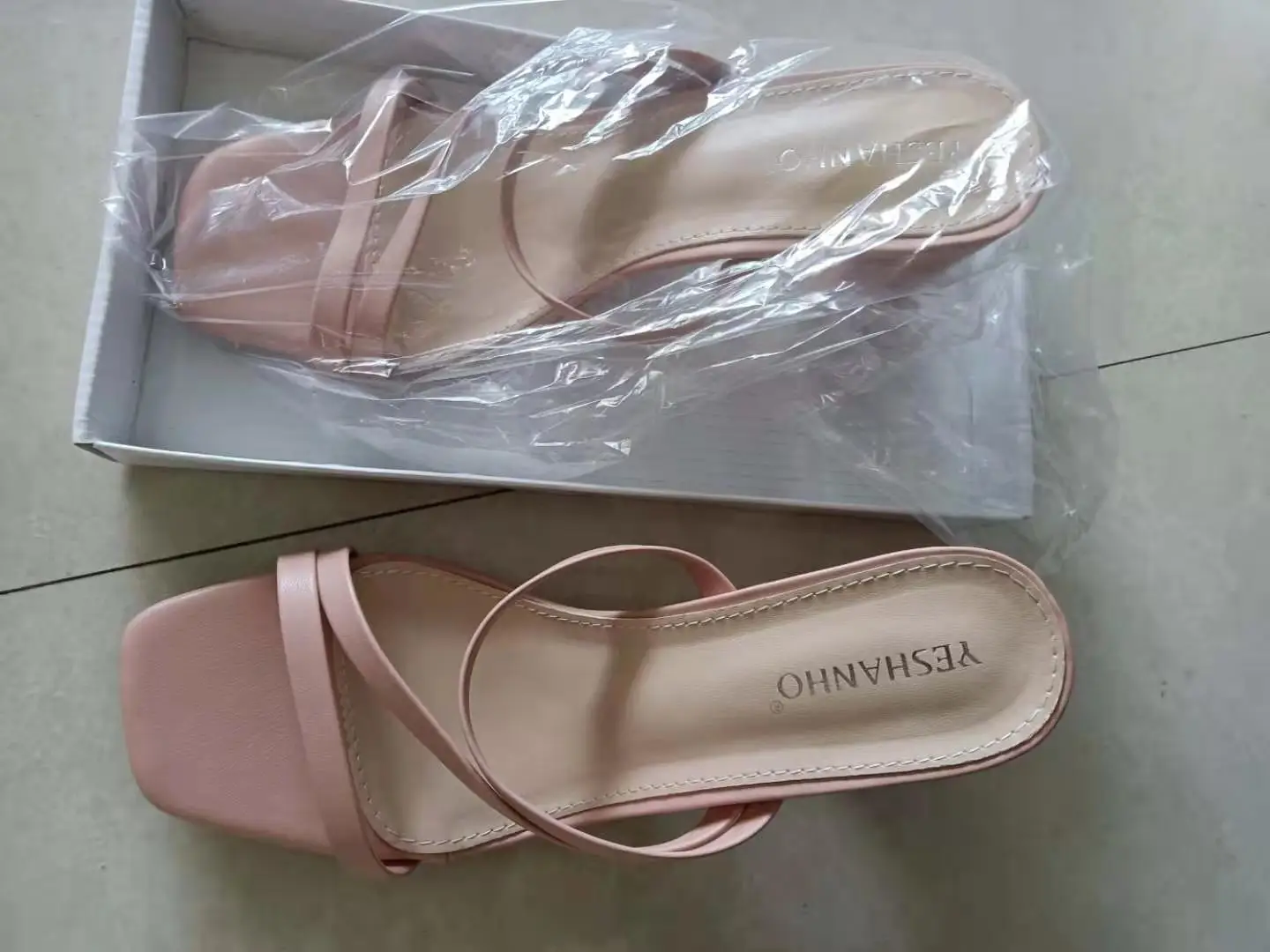 

2021 New Summer Slippers Low Heels Slides Female Peep Toe Square Heel Slipper Sandals Big Size 41 Flip Flops Sandals T