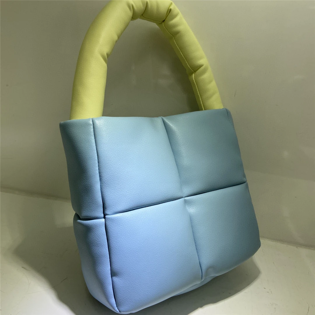 

Women Brand Classic Luxury Genuine Leather Handbag Fashion Shoulder Messenger Bag Ladies Designer Weave Purse New 2021