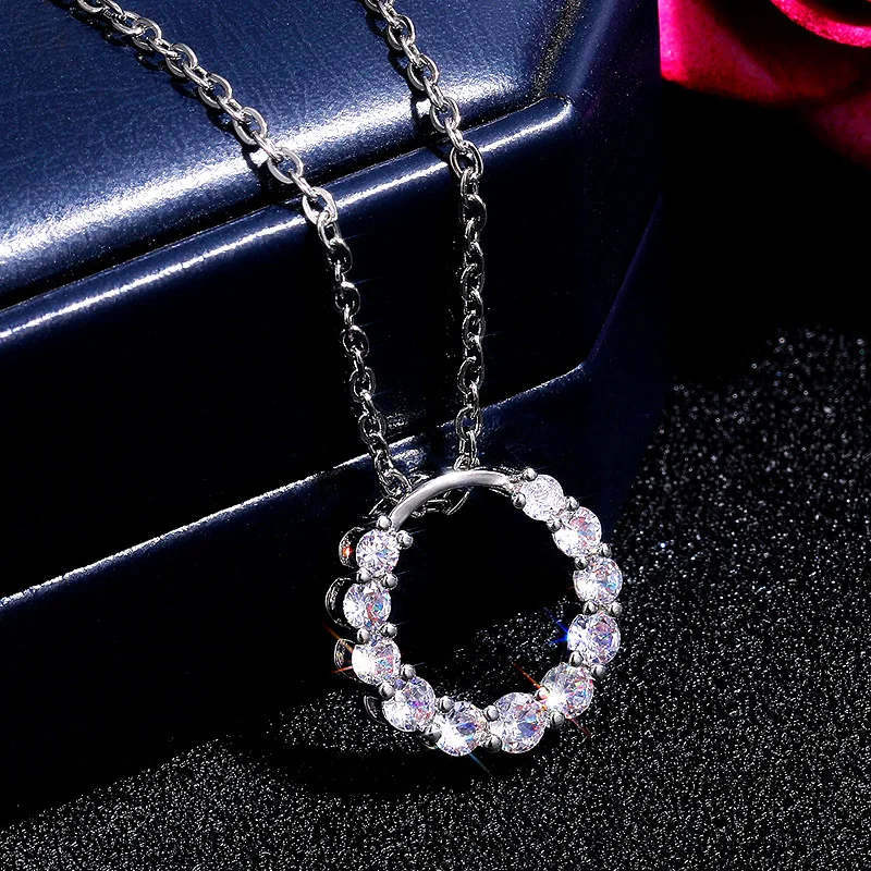 

Fashion Zircon Crystal Pendant Necklace for Women Statement Wedding Jewelry Elegant Hollow Circle Clavicle Chain Necklace