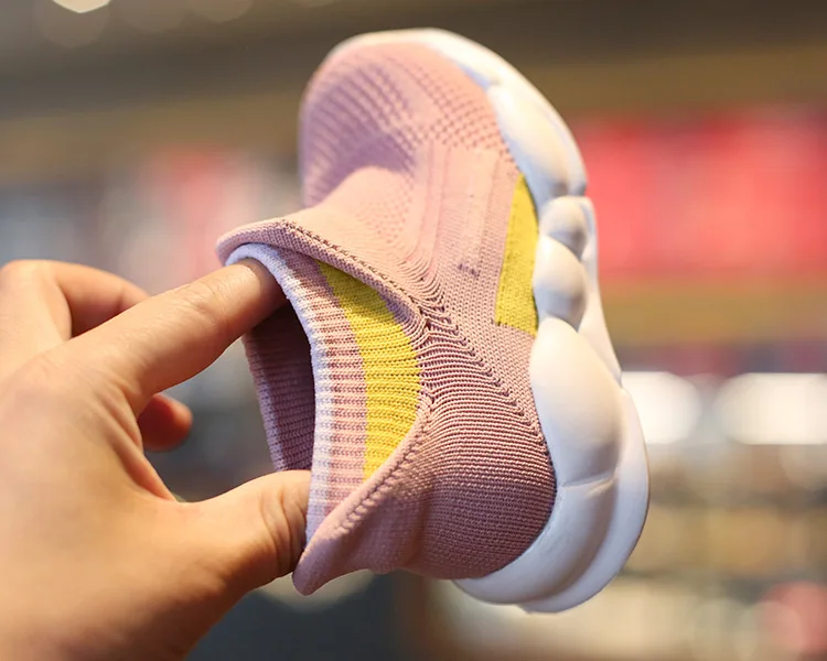 Кроссовки для девочек и мальчиков детская спортивная обувь модные