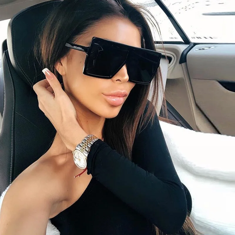 Женское облегающее платье на одно плечо с длинным рукавом и высокой талией