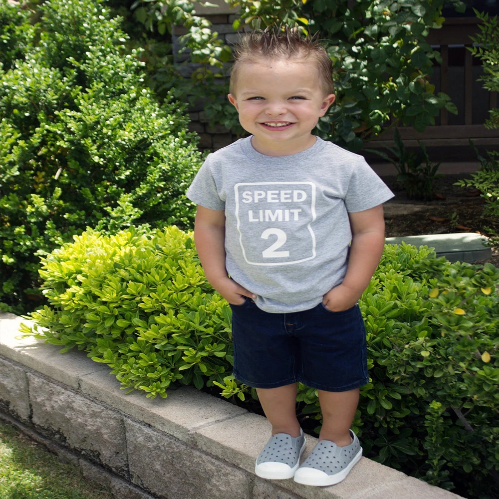 Рубашка на 2 дня рождения с ограничением скорости заказ дизайн спереди и сзади