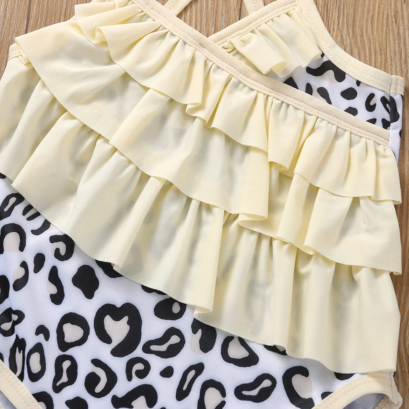 

Girls Casual Two-piece Clothes Set, Solid Color Boat Neck Short Sleeve Tops and Printed Pattern Shorts, Yellow/ Pink