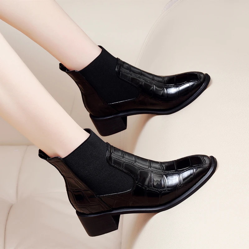 

20201 New Designer Chelsea Boots Autumn and Winter Women's Casual Patent Leather Shoes Retro Ankle Boots Party Banquet Ladies