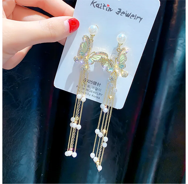 Милые изысканные длинные серьги кисточки с жемчугом и бабочкой блестящие