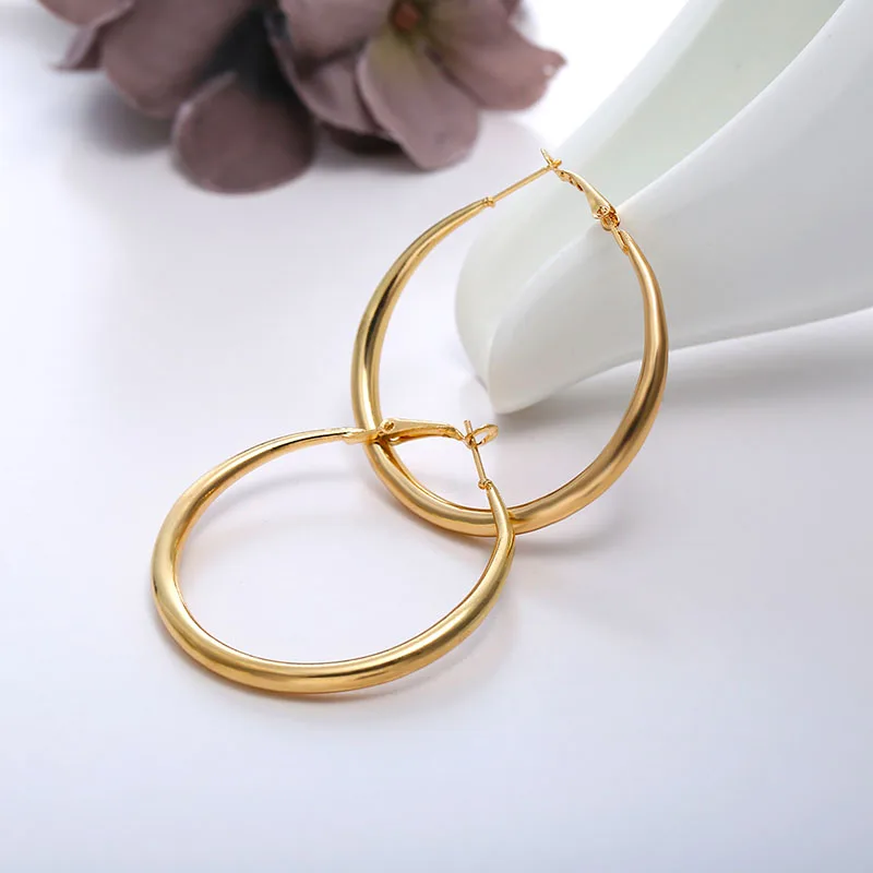 

Big Circle Women Hoop Earrings Exaggerated Hoop Ear Loop Smooth Ring Round Earring Alloy Jewelry Wholesale Punk Earrings Trendy