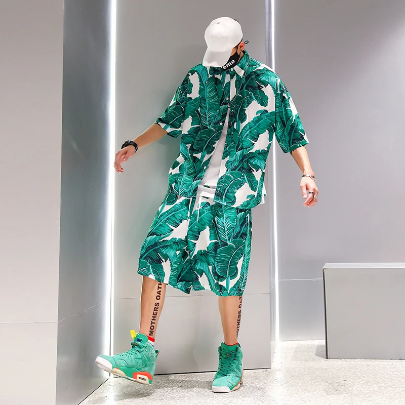 

Костюм мужской Пляжный из рубашки с отложным воротником и шортов