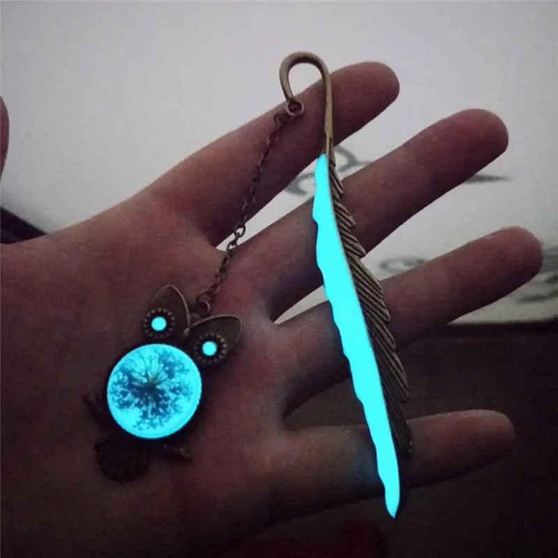 

1Pcs Luminous Bookmarks Feather Owl Glow In The Dark Label Creative Gift For Friends School Stationery Supplies Shape Bookmarks