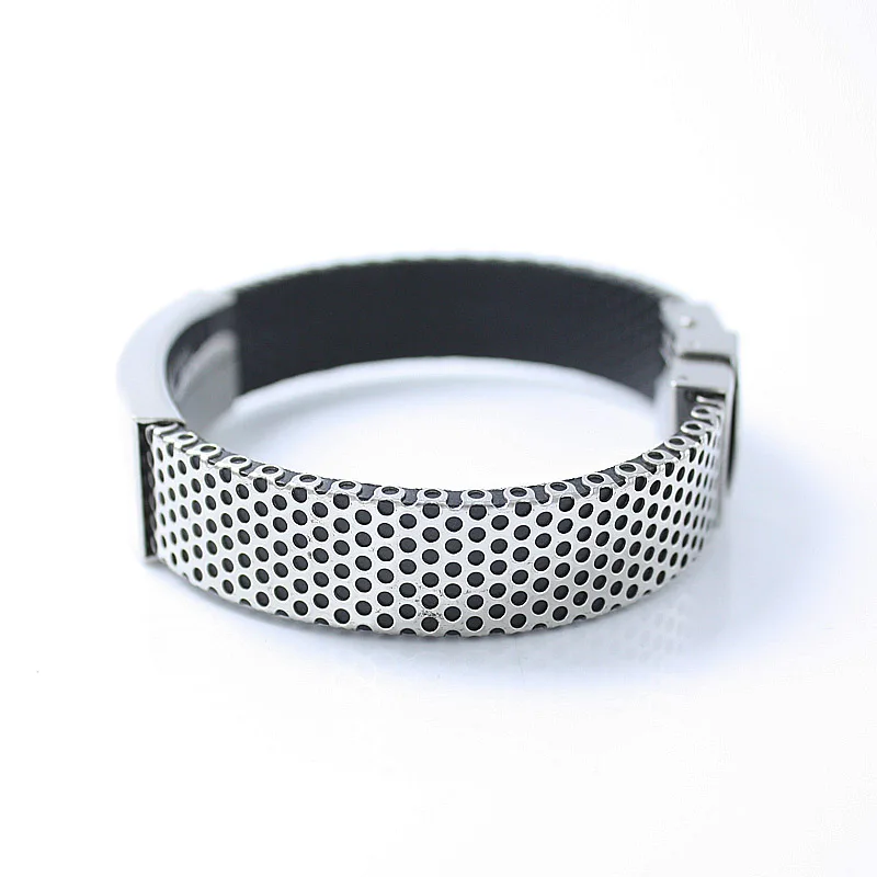 Браслет с пряжкой и цепочкой из нержавеющей стали серебристого цвета