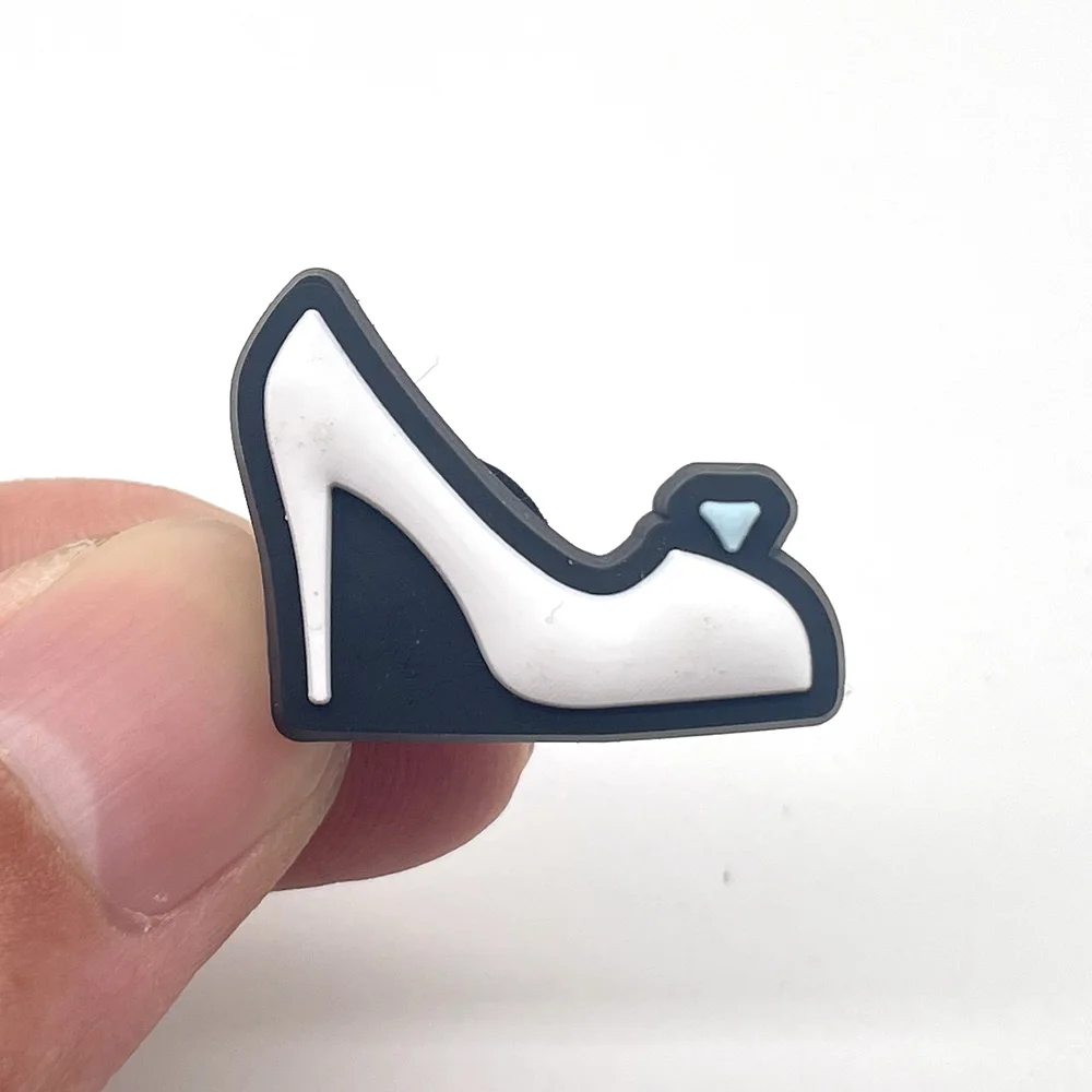 1 pcs cute Sweet love style Shoe Charms cartoon sandals shoe Accessories Buckle for croc Jibz Women Girl Kid Party X-mas Gifts