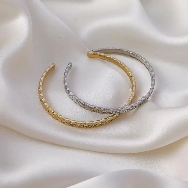 

xiaoboACC 2021 Fashion Cuff Bracelet for Women Korean Simple Micro-Inlaid Zircon Plaid Adjustable Bracelet Jewelry Wholesale