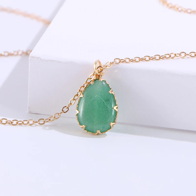 Комплект ювелирный женский из цепочки и ожерелья с подвеской зеленым