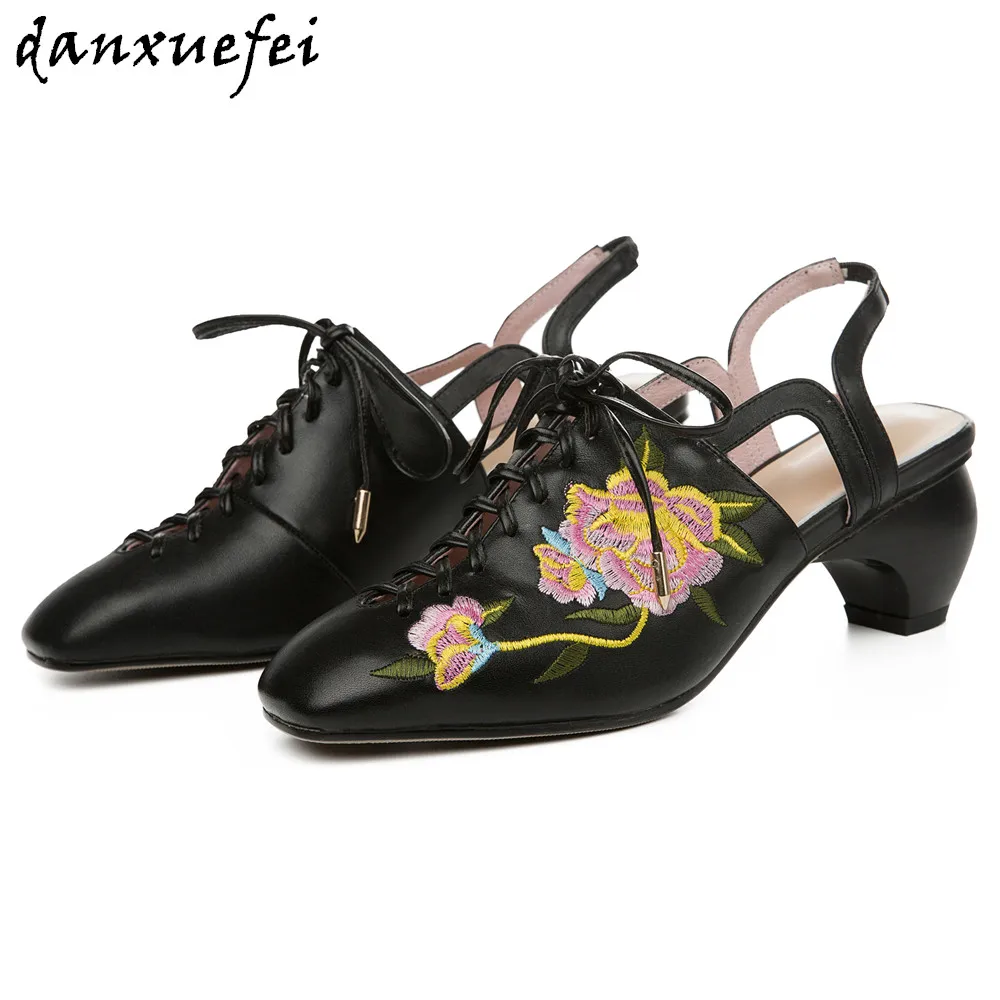 Женские туфли-лодочки из натуральной кожи с перекрестными ремешками на шнуровке