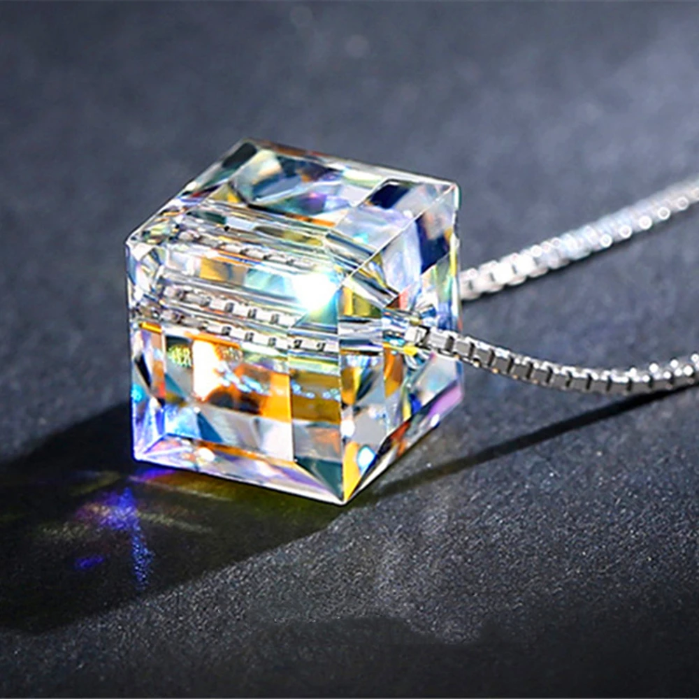 

Loredana Rubik's cube sugar necklace female clavicle chain simple fashion personality block crystal necklace