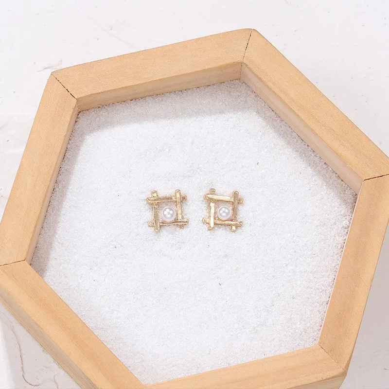 Маленькие серьги из жемчуга S925 геометрические матовые индивидуальные