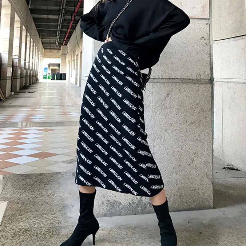 LANMREM 2019 новая осенняя и зимняя модная черная длинная юбка с принтом букв высокой