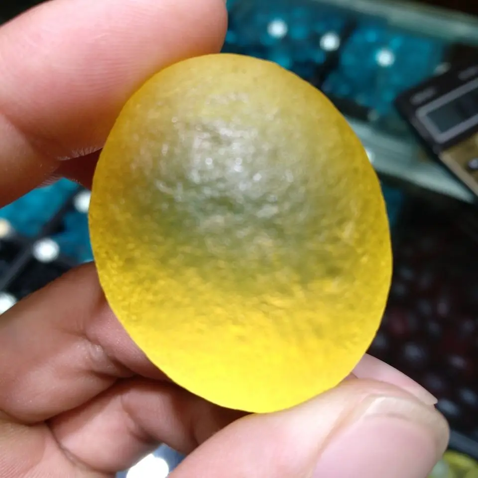 

45g Yellow GEM MOLDAVITE Meteorite egg Impact Glass Czech