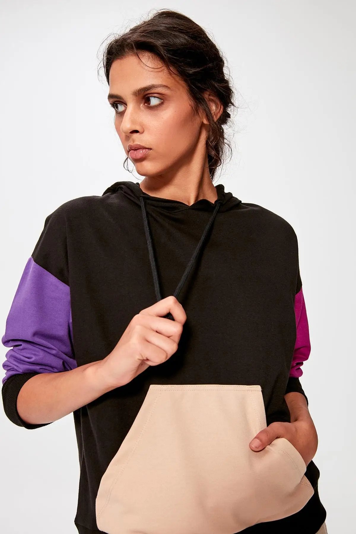 Trendyol черный с цветными блоками базовый трикотажный Свитшот TWOAW20SW0058|Женские