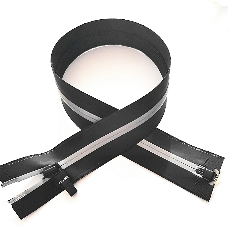

5pcs 8/27.5inch (3# -5#)Open Tail Black WaterProof TPU Nylon Zipper Outdoor Reflective Zipper, Used For Crafts, Sewing Bags