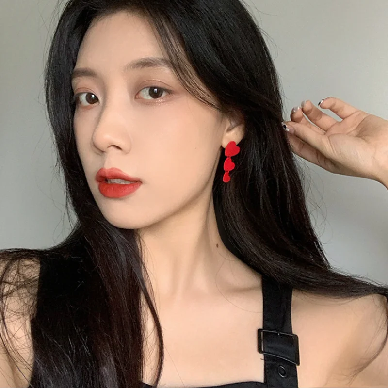 

2021 Trend Jewelry Korean Fashion Summer Fall Hearts Earrings for Women Long Stud Clip on Earrings Gift Earring Drop