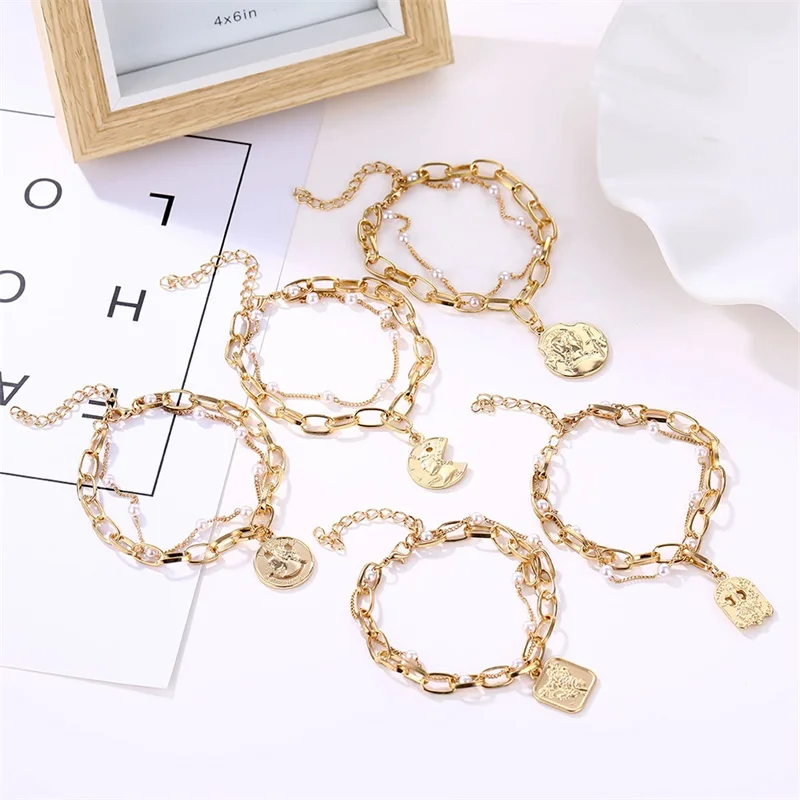 Женские браслеты с жемчугом золотые геометрические монетками цепочкой модные