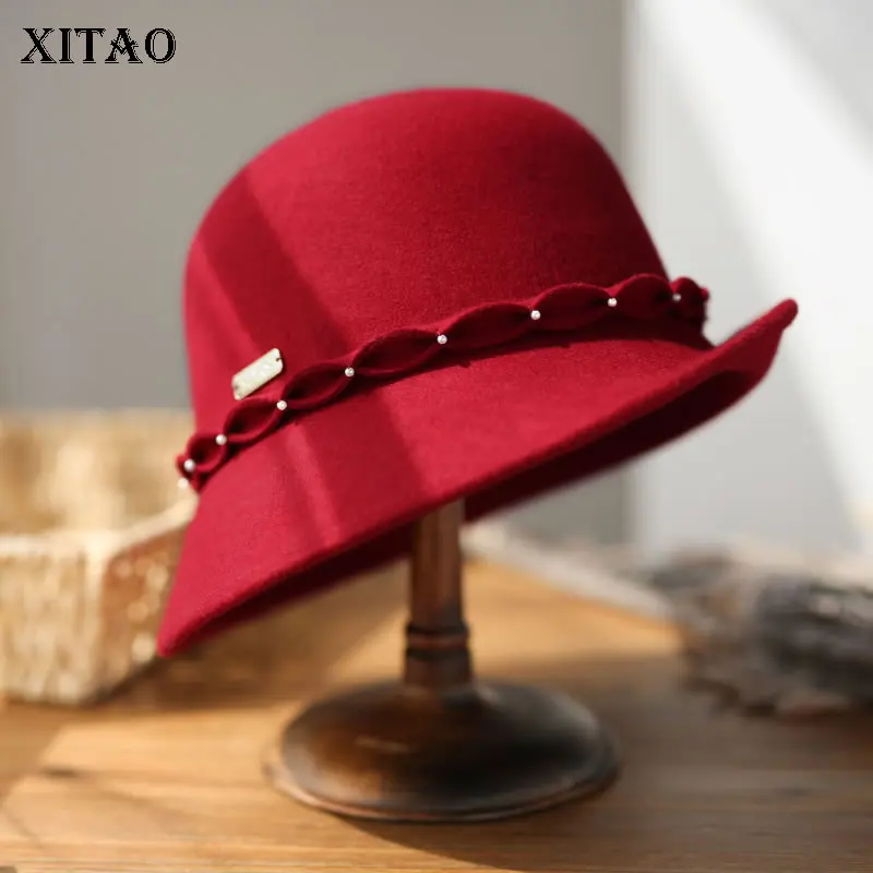 

Модные плиссированные фетровые шляпы XITAO, однотонные французские женские темпераментные Теплые универсальные шапки для раковины, новинка ...