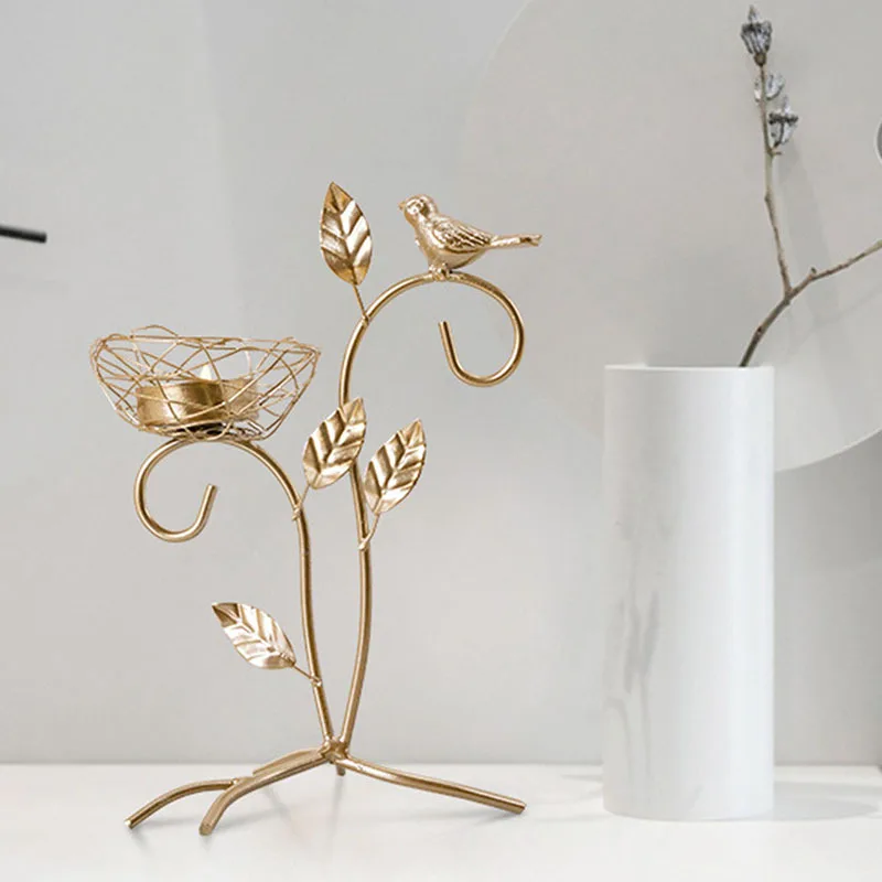 Веселый простой металлический подсвечник в скандинавском стиле современный