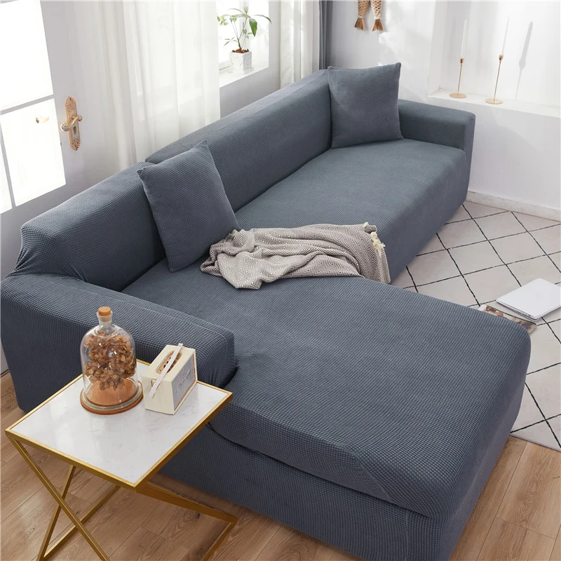 Клетчатый флисовый темно серый чехол для дивана в гостиную однотонный