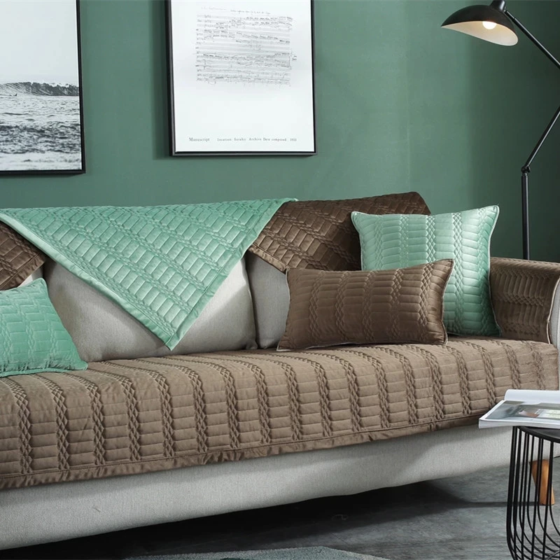 Мягкий бархатный секционный чехол на диван для гостиной однотонный