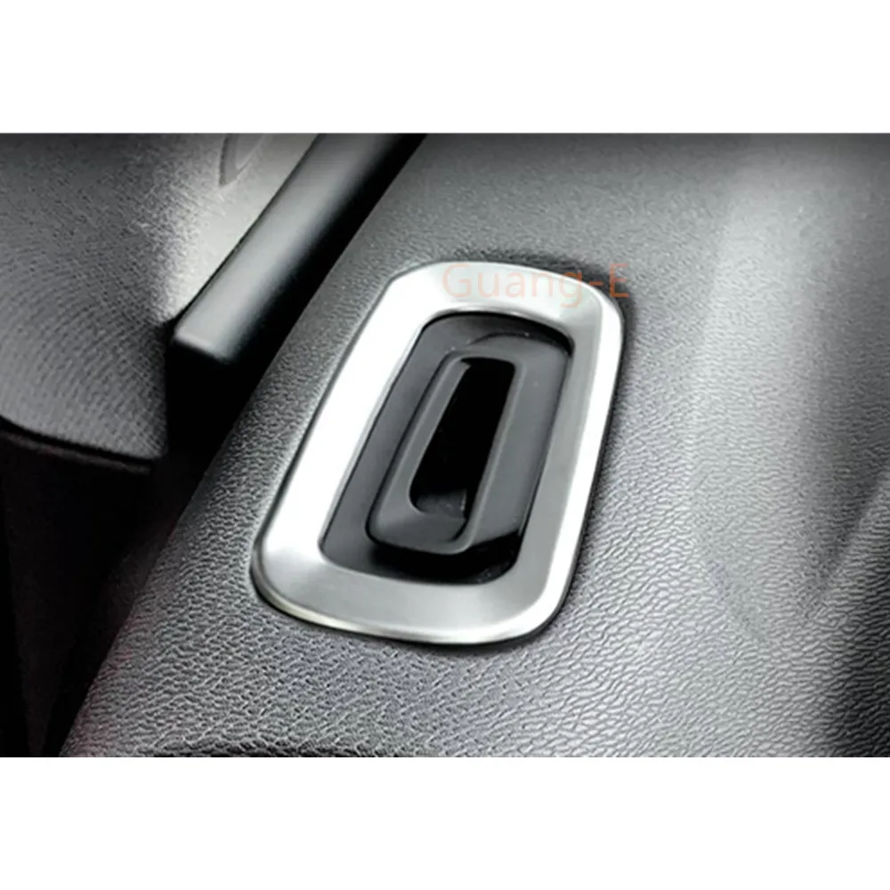 Решетка вентиляции автомобиля передняя левая и правая панель управления