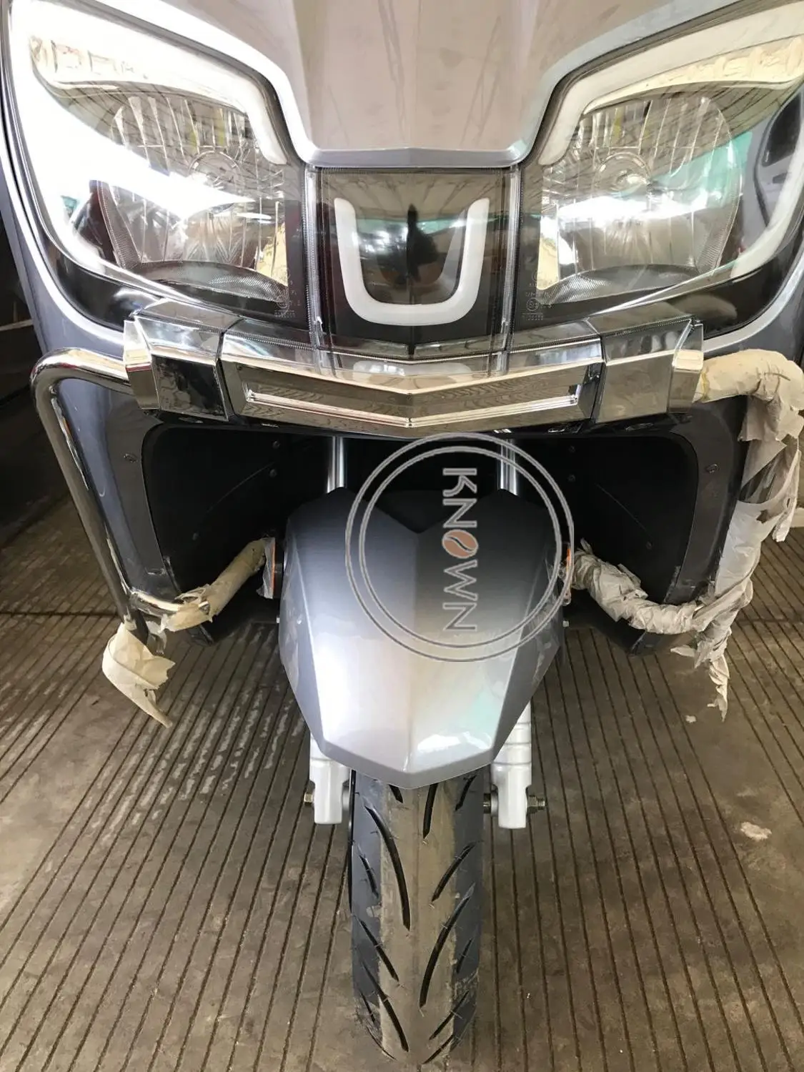 

Fully Enclosed 1000W Electric Vehicle 3 Wheels Adult Tricycle Passenger Tuk Tuk Car EEC Approval