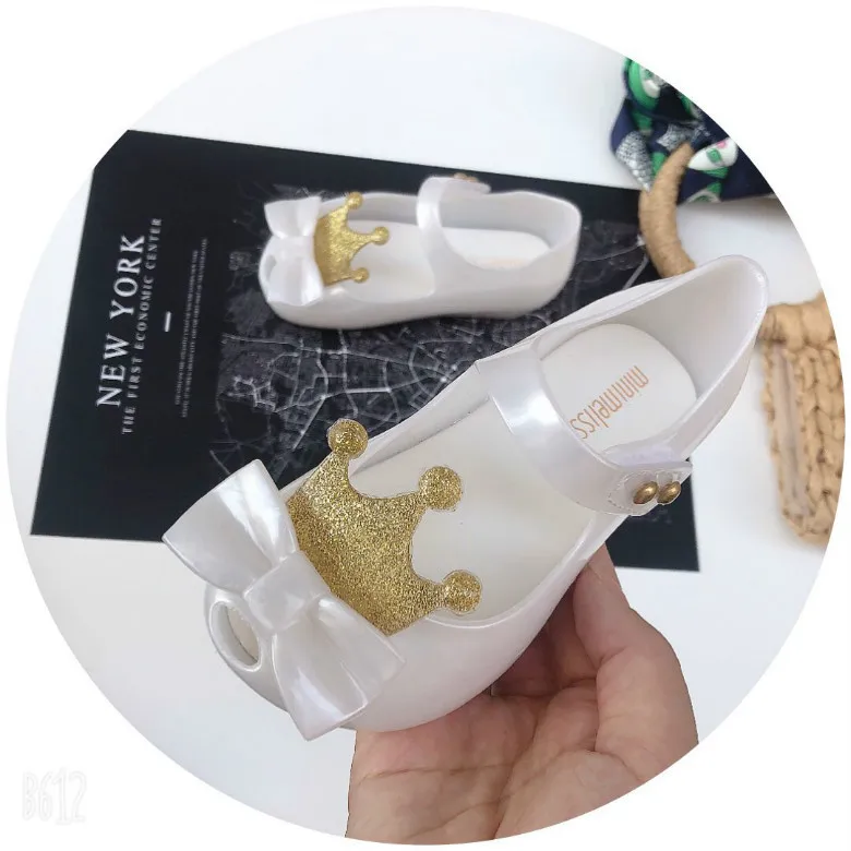 Mini Melissa/Новинка года; прозрачная обувь; детская обувь принцессы с круглым открытым носком и бантом; мягкие и удобные сандалии; обувь на каблуке 14-16,5 см