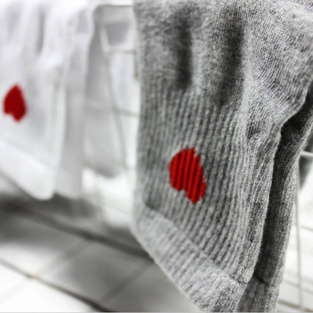 

Cute Women Solid Color Love Heart Breathable Cotton Elastic Middle Tube Socks