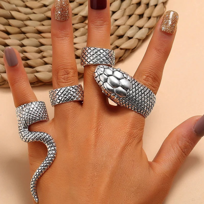 

Retro Exaggerated Spirit Snake Ring Stereoscopic Punk Style Nightclub Finger Band Snake-Shaped Opening Adjustable Index Ring