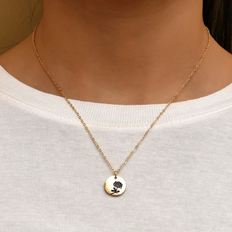 

Women Fashion Vintage Metal Geometric Flower Pattern Pendant Necklaces New Design Necklace Jewelry Gift