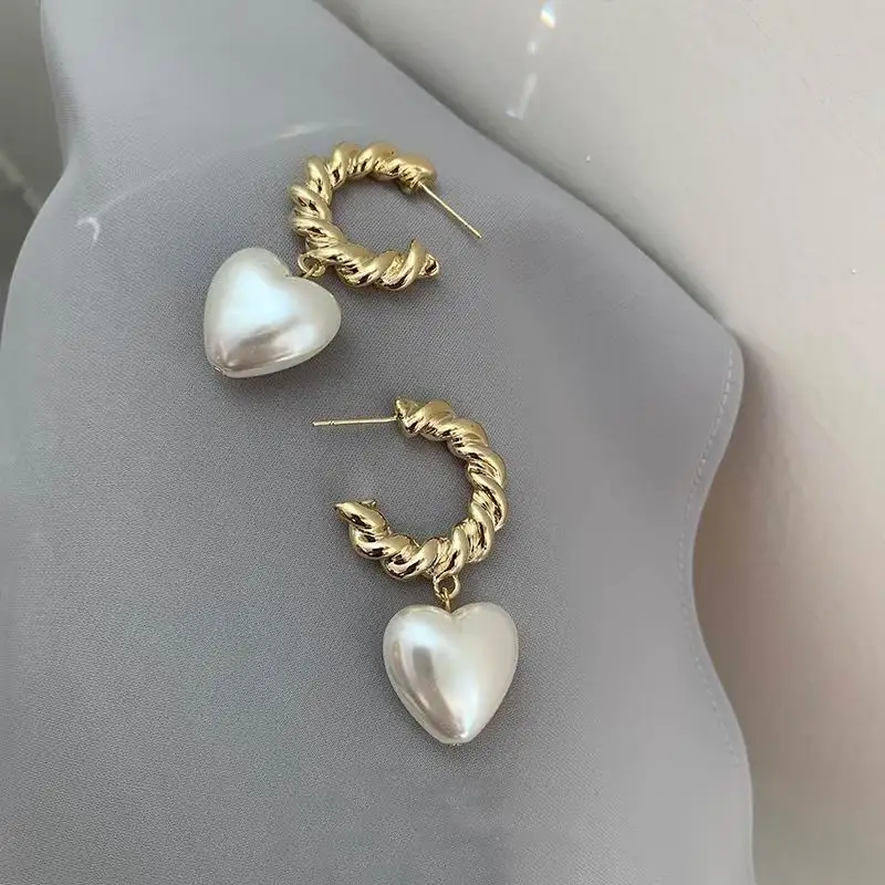 

Beautiful White Pearl Heart Drop Earrings For Women Korean Style 2021 New Jewelry Statement Chic Brincos
