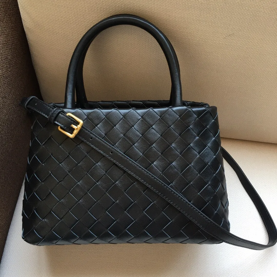

Fashion Light Luxury Women's Leather Cross-body Bag Casual All-match Trend Large Plaid Single Shoulder Bag Woven Handbag