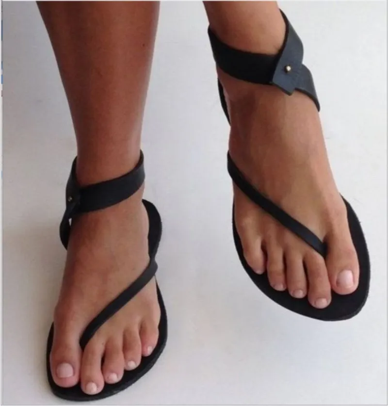 Летние простые римские женские сандалии с заклепками в европейском и