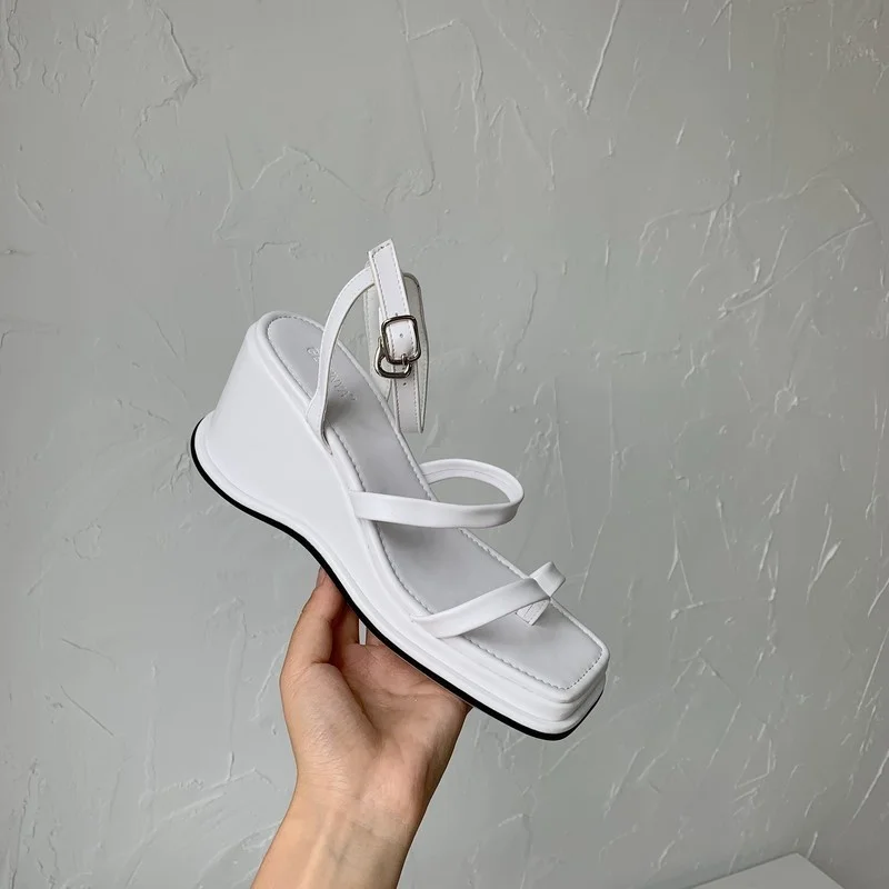 

Early spring 2020 fashion South Korea slope heel sandals