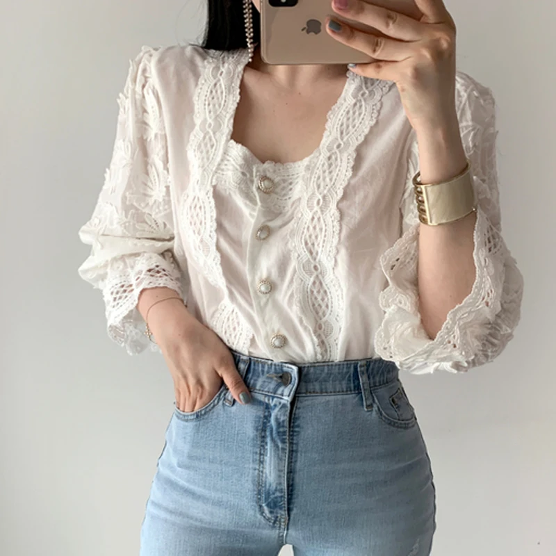 Женские винтажные кружевные блузки с квадратным вырезом белые расклешенными