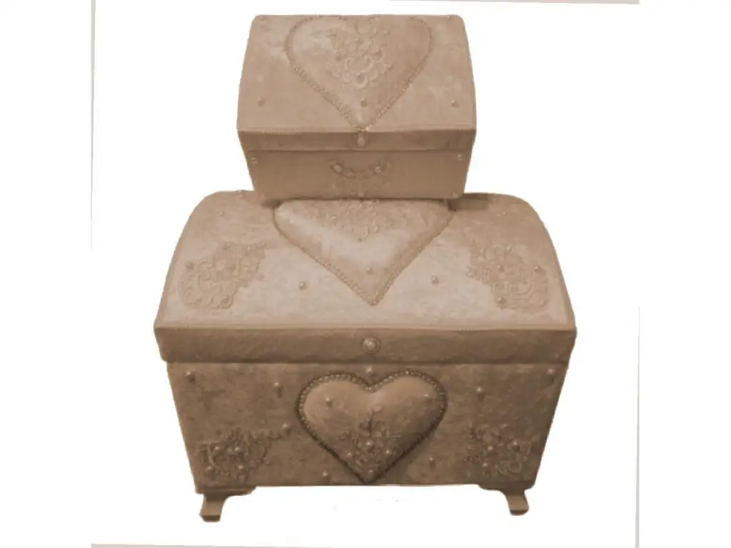 

French Laced Heart With Pearl 2 Li Dower chest Cappucino