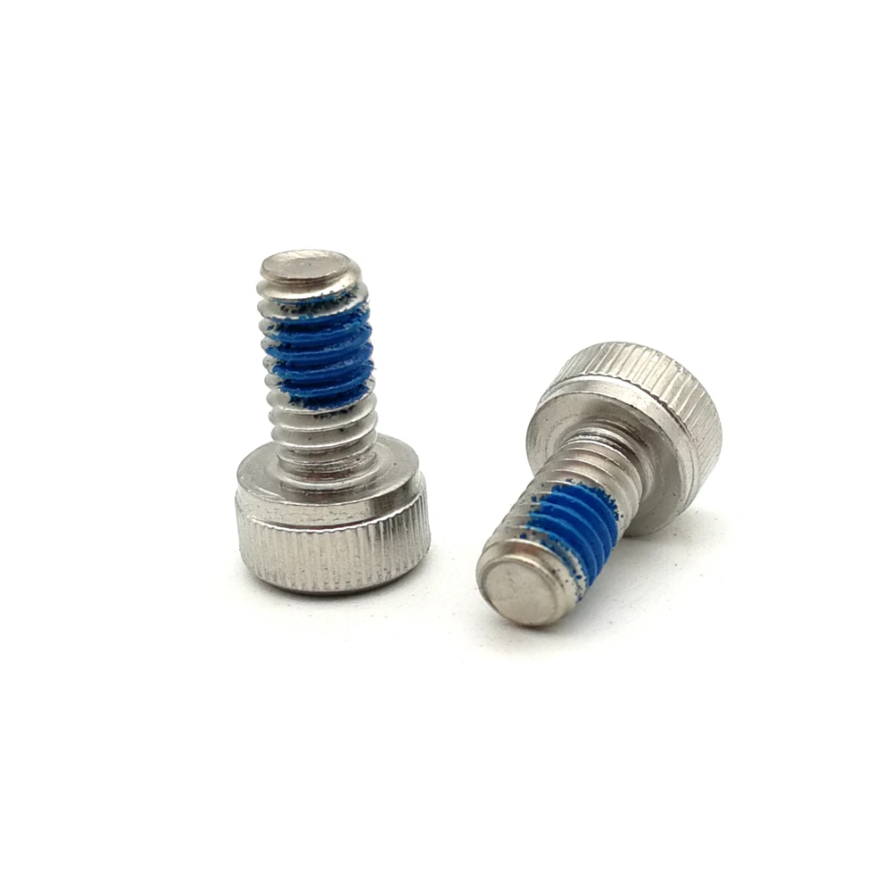 Самоблокирующийся винт из нержавеющей стали DIN912 с шестигранной головкой и