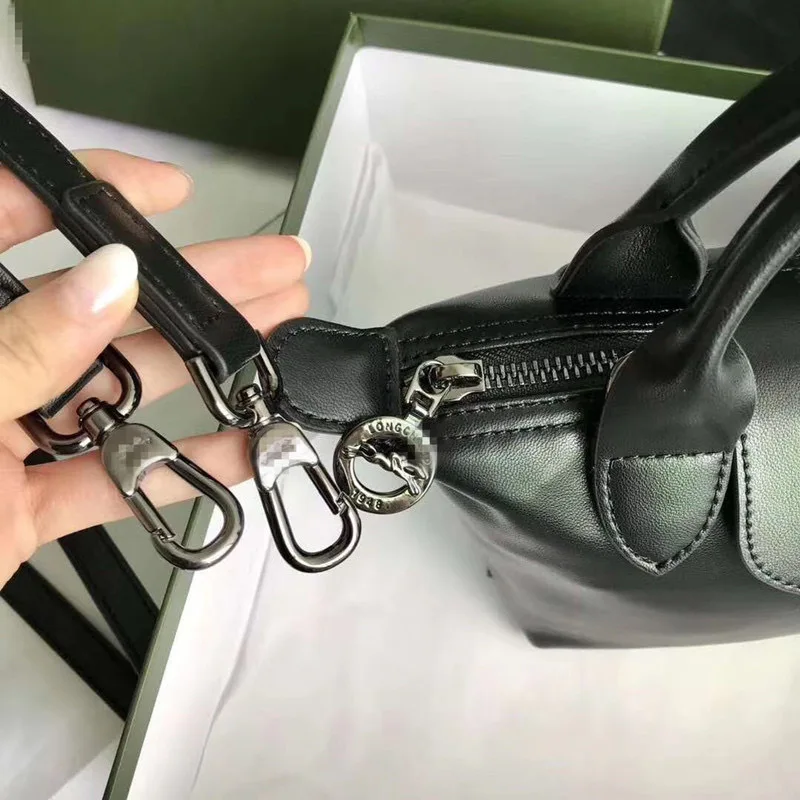 

New mini lambskin portable messenger dumpling bag female mini lambskin dragon cheek bag with box dust bag